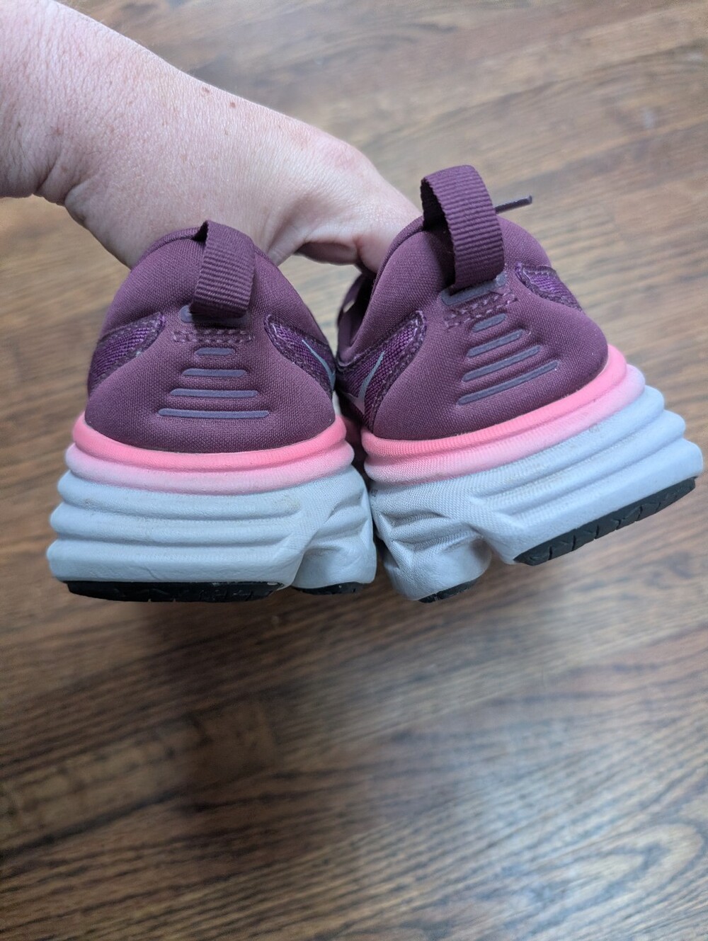 Hoka Women's Purple and Pink Athletic Trainers Bondi 8 - Picture 4 of 7